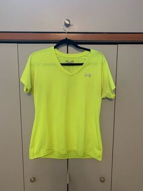 Under Armour Women’s Neon Yellow V-Neck Athletic Dry Fit Tee